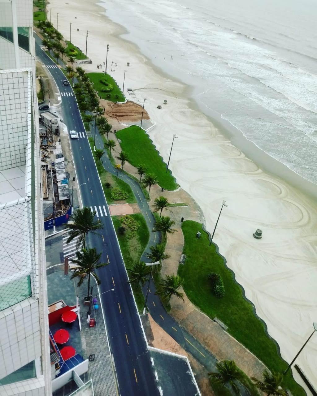 Belo Apartamento Com Vistas Para O Mar - Pe Na Areia - Churrasqueira Na Varanda Praia Grande Dış mekan fotoğraf
